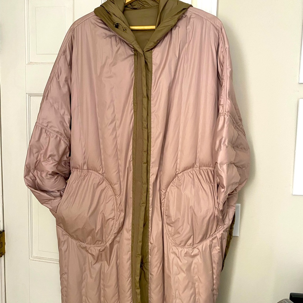 FREE PEOPLE Reversible Puffer. Snaps no zipper. Marked “M” but is larger.